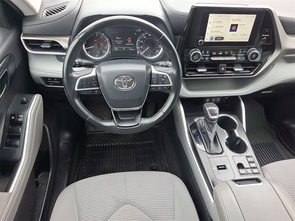 2023 Toyota Highlander LE 8
