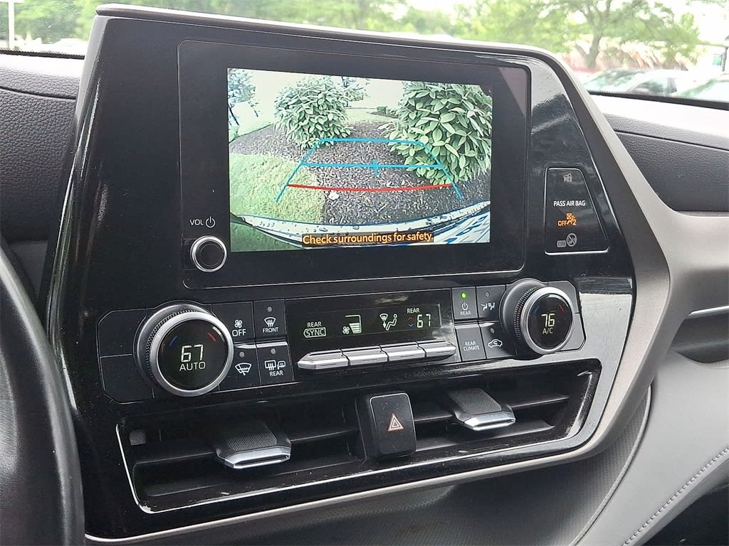 2023 Toyota Highlander LE 19
