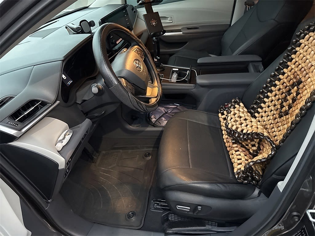 Thumbnail: 2024 Toyota Sienna - 6