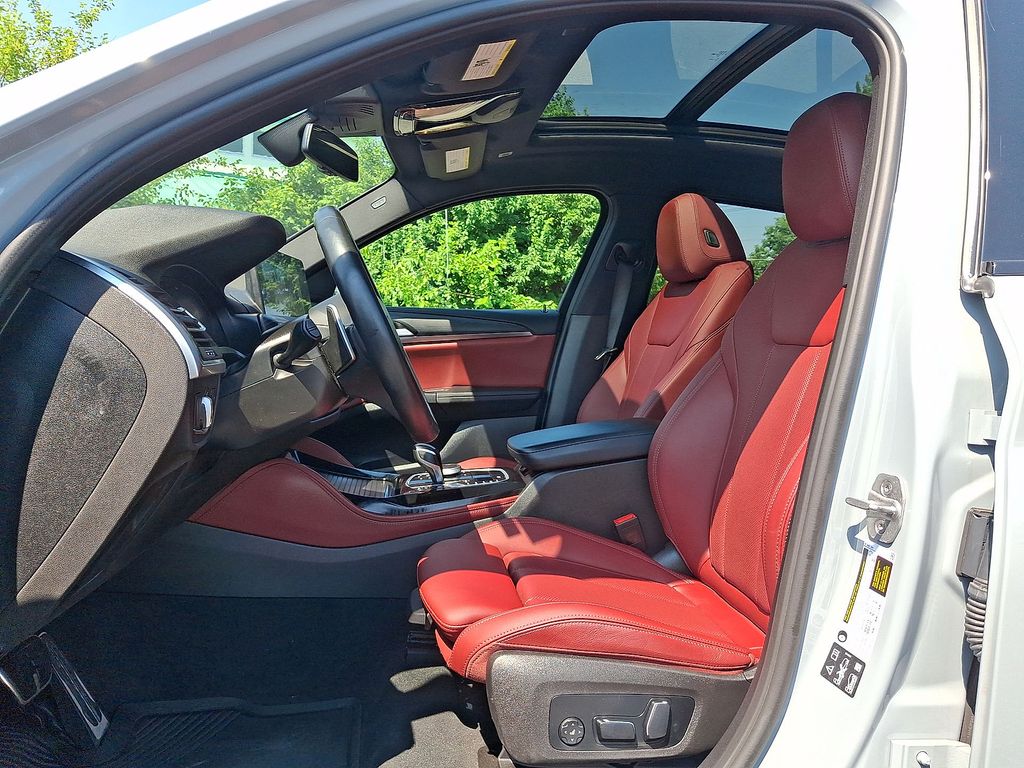Thumbnail: 2024 BMW X4 - 9