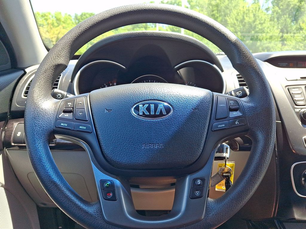Thumbnail: 2015 Kia Sorento - 2