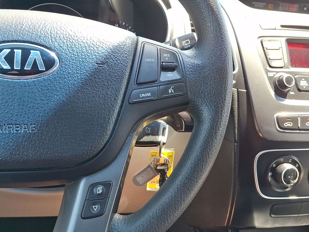 Thumbnail: 2015 Kia Sorento - 21