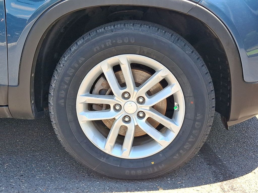Thumbnail: 2015 Kia Sorento - 7
