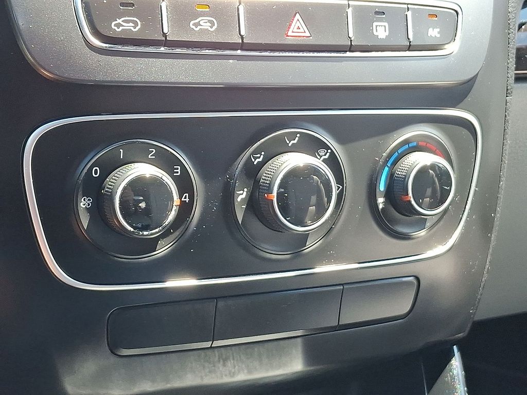 Thumbnail: 2015 Kia Sorento - 22