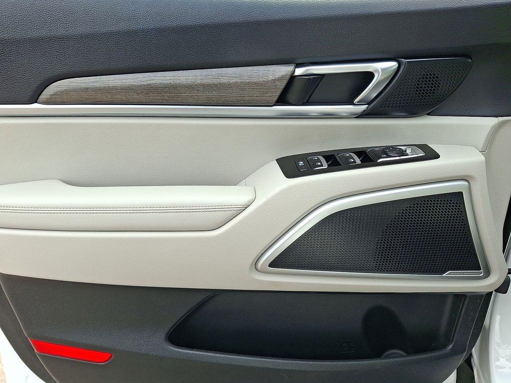 Thumbnail: 2021 Kia Telluride - 18