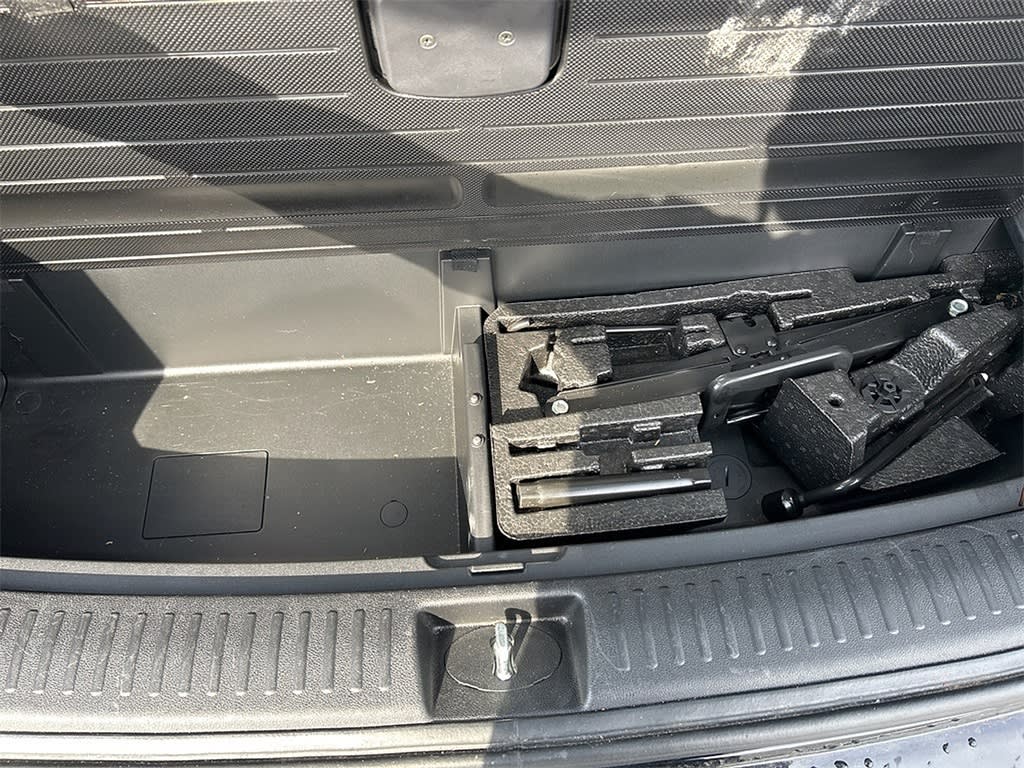 Thumbnail: 2019 Kia Sorento - 18