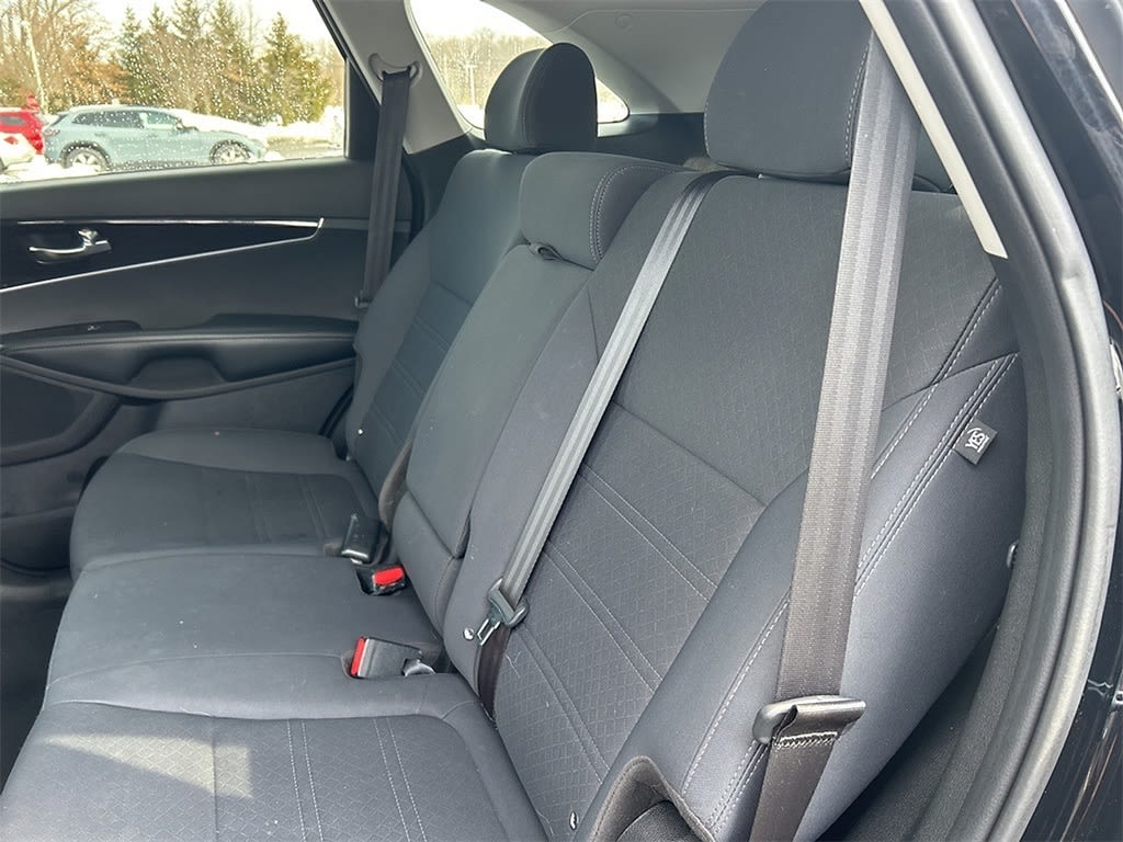 Thumbnail: 2019 Kia Sorento - 8