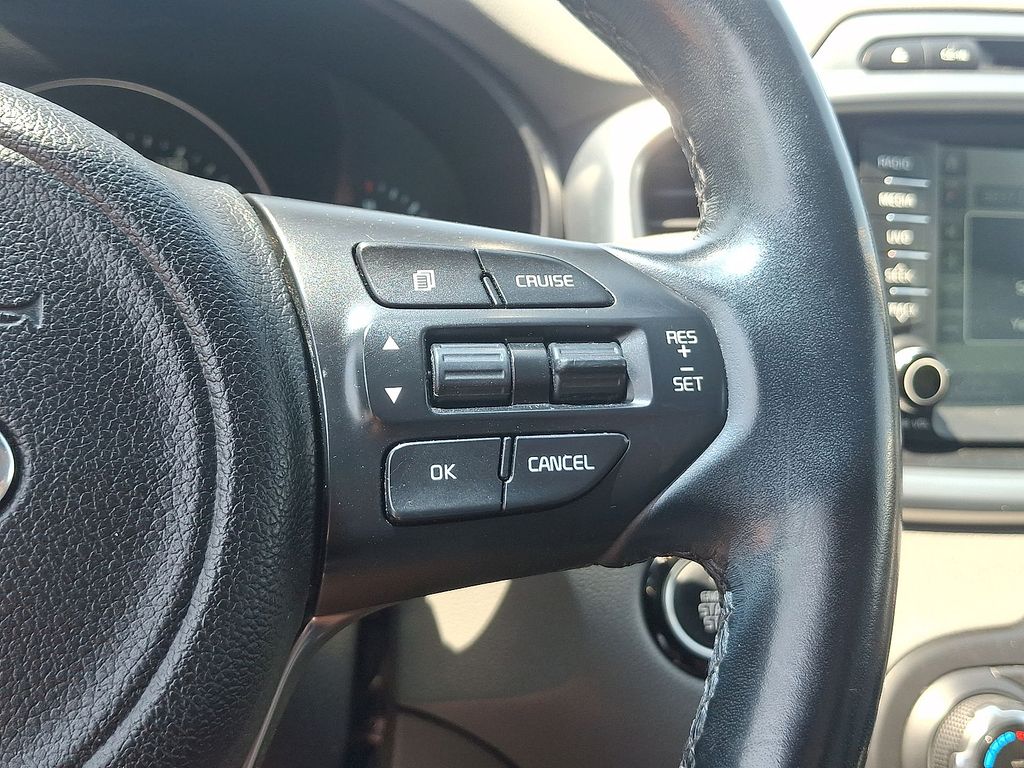 Thumbnail: 2016 Kia Sorento - 21