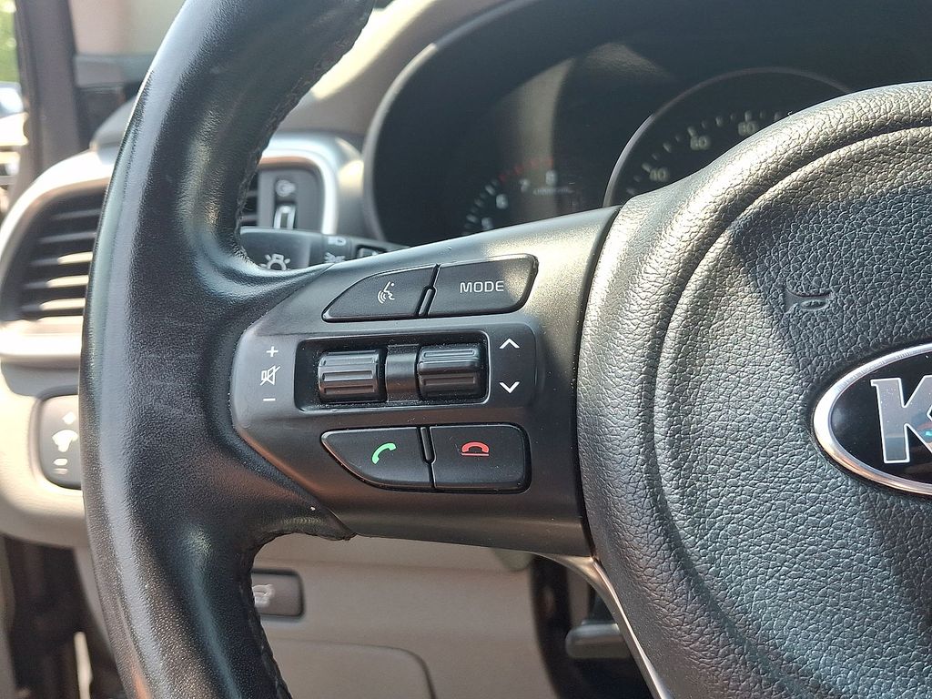 Thumbnail: 2016 Kia Sorento - 20