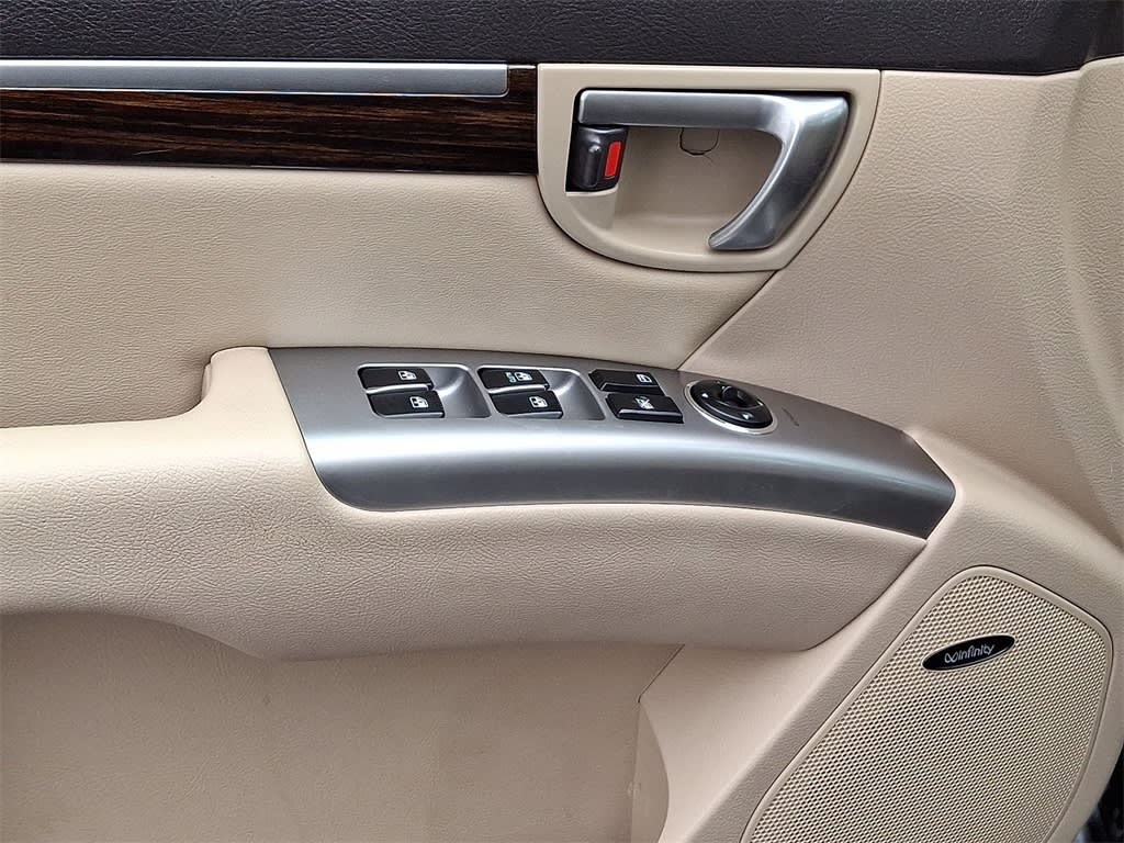 Thumbnail: 2011 Hyundai Santa Fe - 18