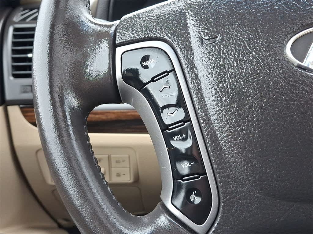 Thumbnail: 2011 Hyundai Santa Fe - 20