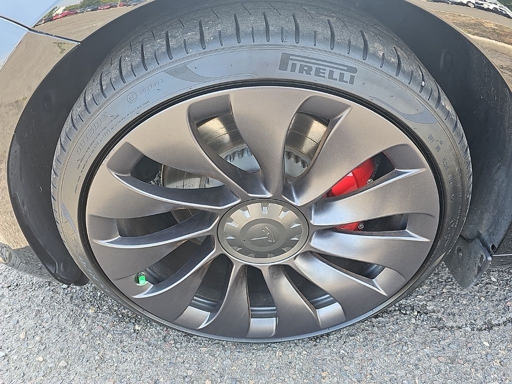 Thumbnail: 2021 Tesla Model 3 - 14