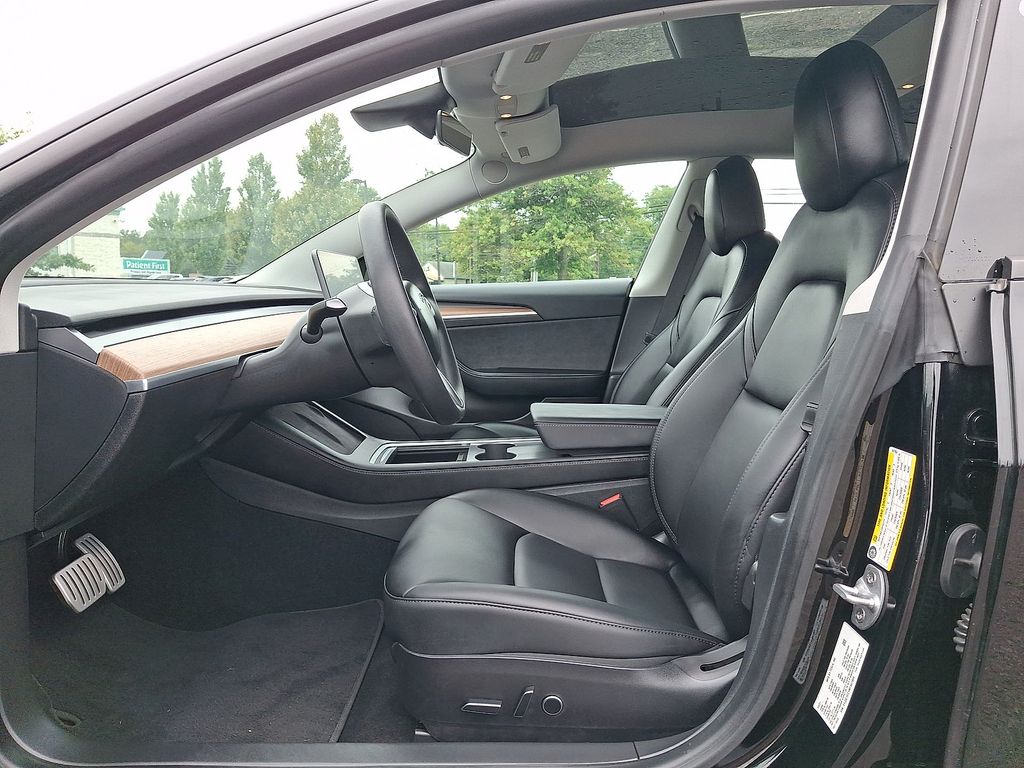 Thumbnail: 2021 Tesla Model 3 - 8