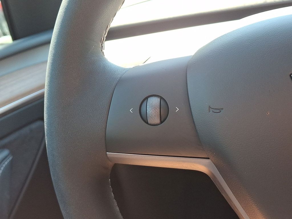 Thumbnail: 2025 Tesla Model Y - 20