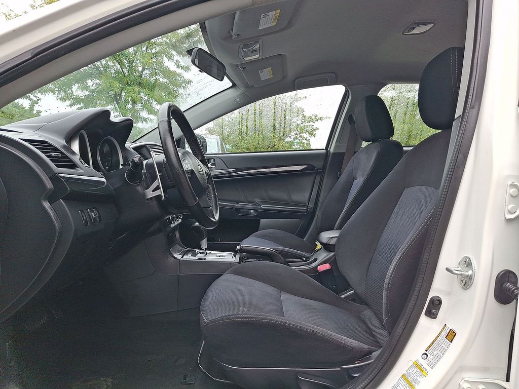 Thumbnail: 2015 Mitsubishi Lancer - 9