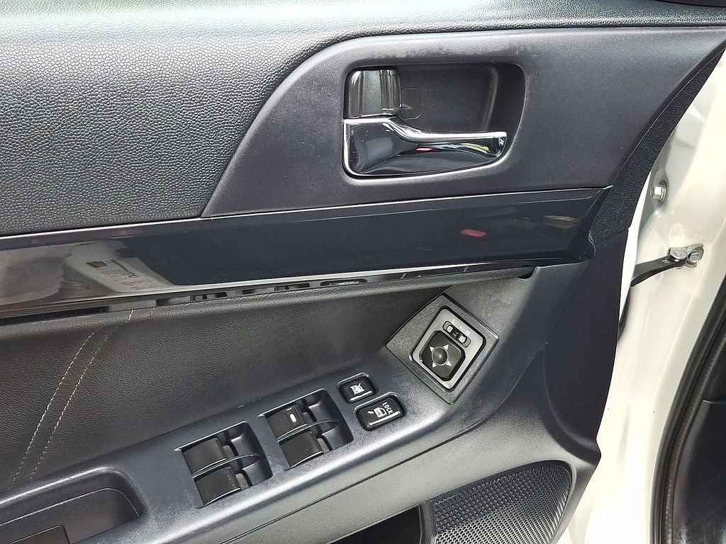 Thumbnail: 2015 Mitsubishi Lancer - 18