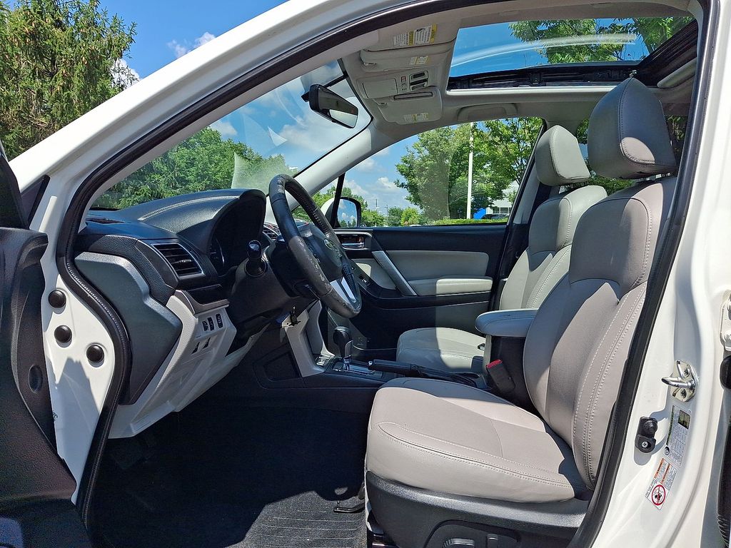 Thumbnail: 2017 Subaru Forester - 9