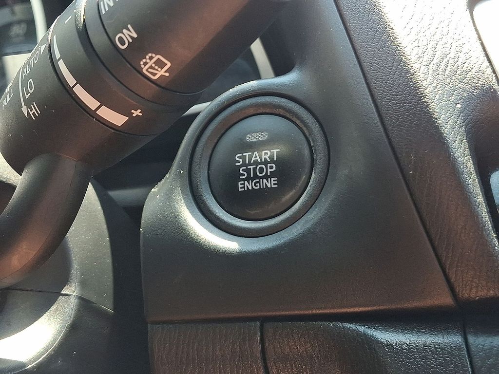 Thumbnail: 2016 Mazda Mazda3 - 23