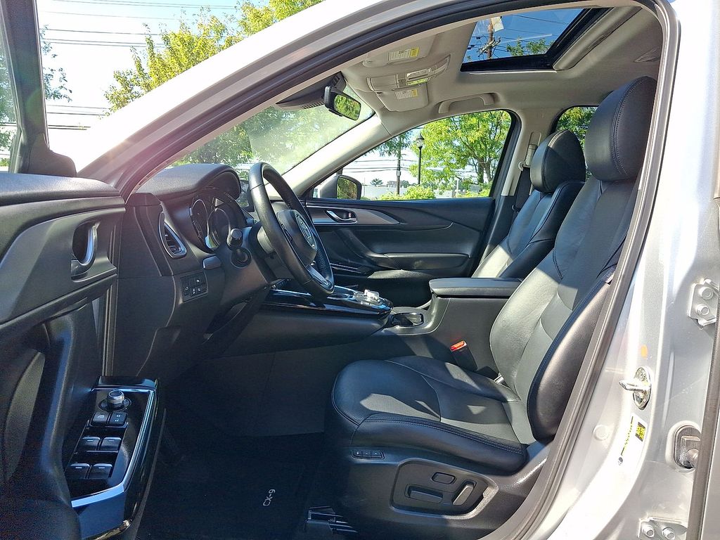 Thumbnail: 2022 Mazda CX-9 - 9