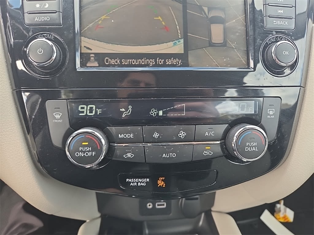 Thumbnail: 2019 Nissan Rogue Sport - 19