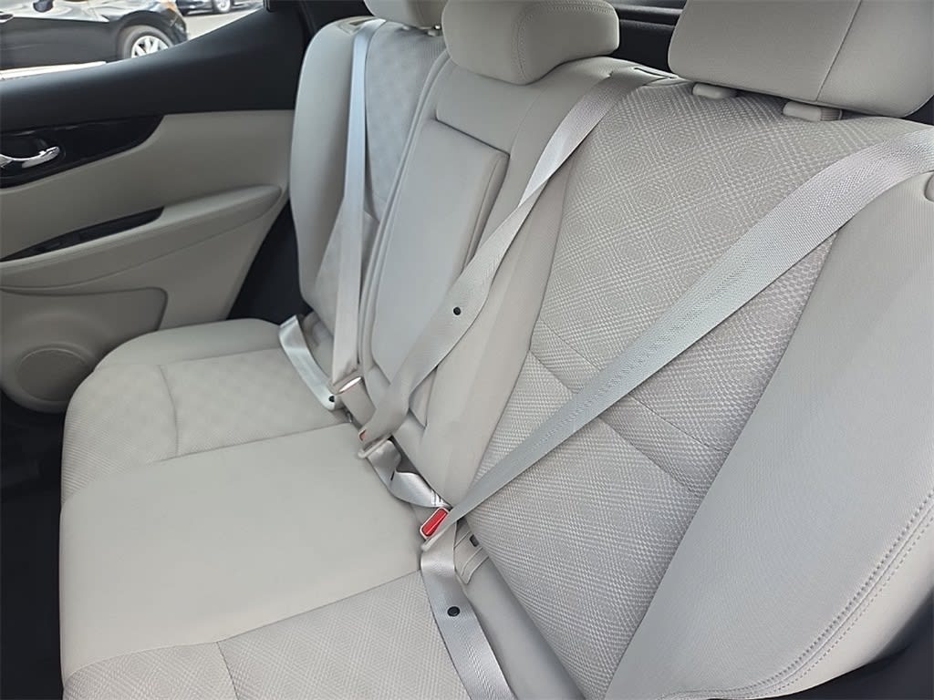 Thumbnail: 2019 Nissan Rogue Sport - 9