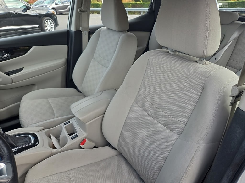 Thumbnail: 2019 Nissan Rogue Sport - 8