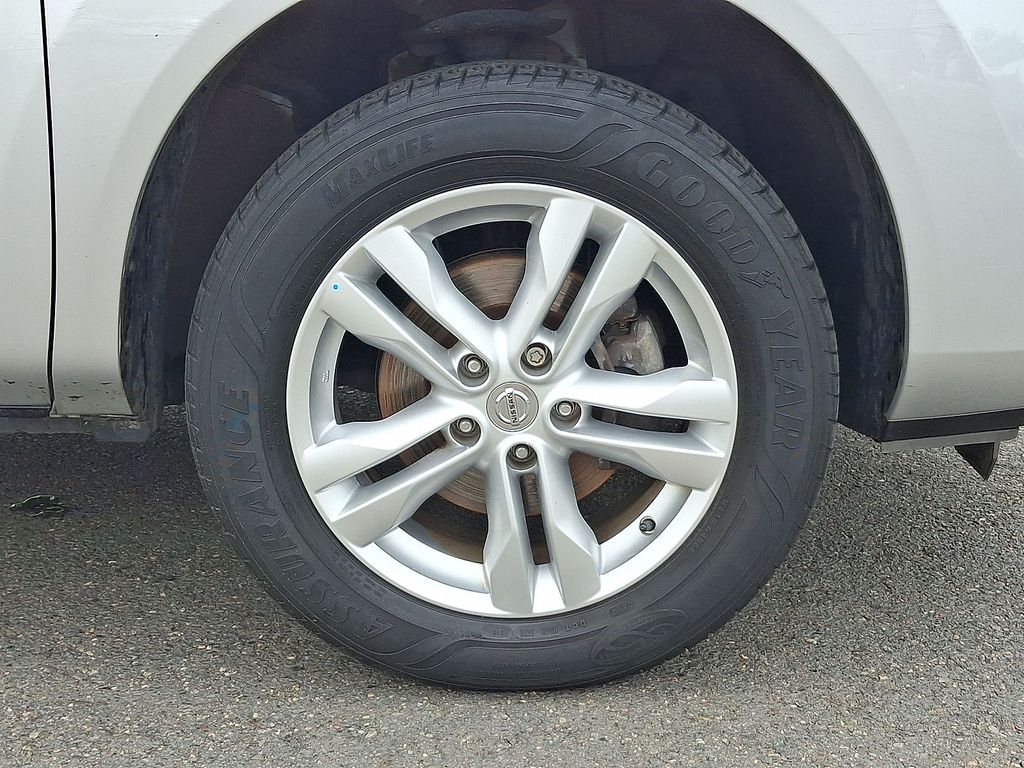 Thumbnail: 2015 Nissan Rogue - 7
