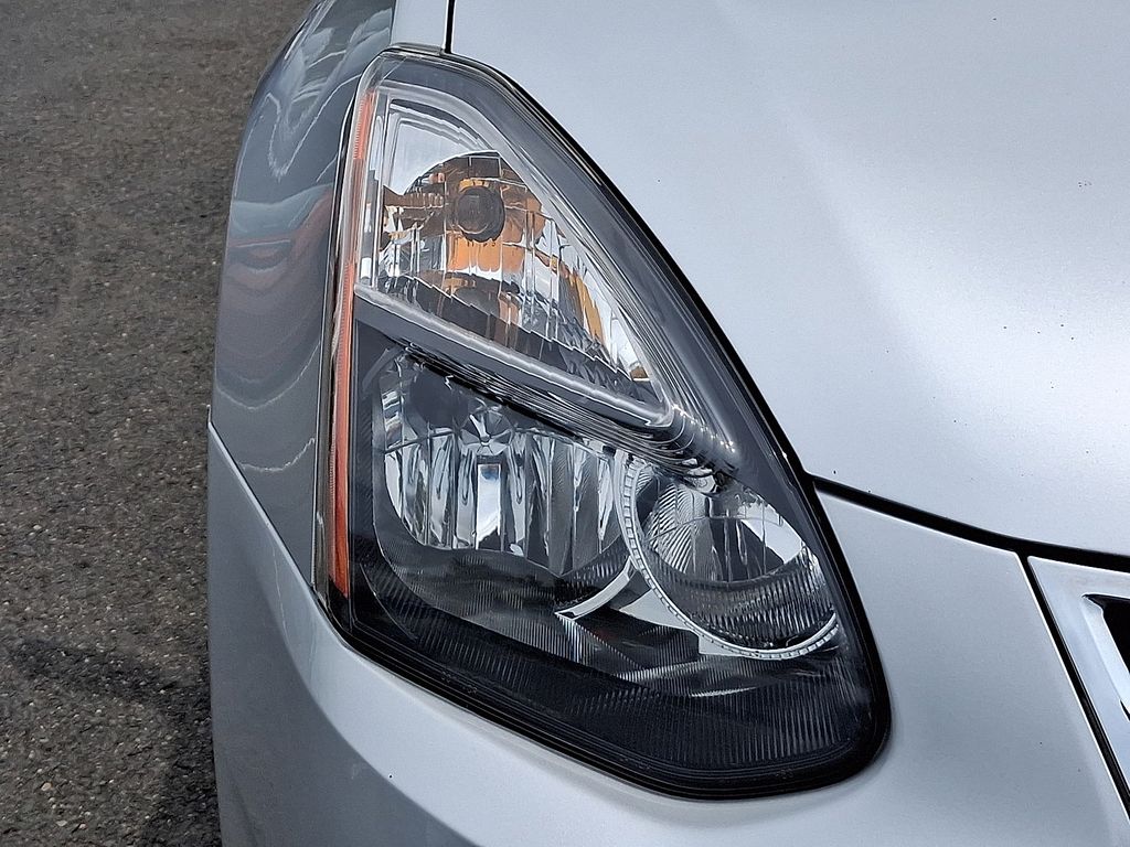 Thumbnail: 2015 Nissan Rogue - 27