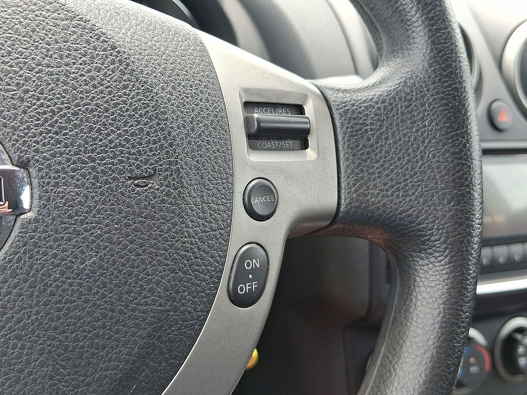 Thumbnail: 2015 Nissan Rogue - 21