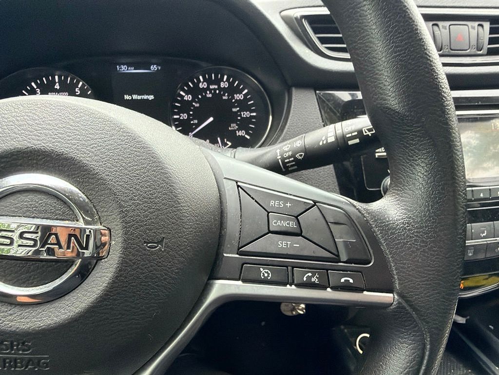 Thumbnail: 2017 Nissan Rogue - 25