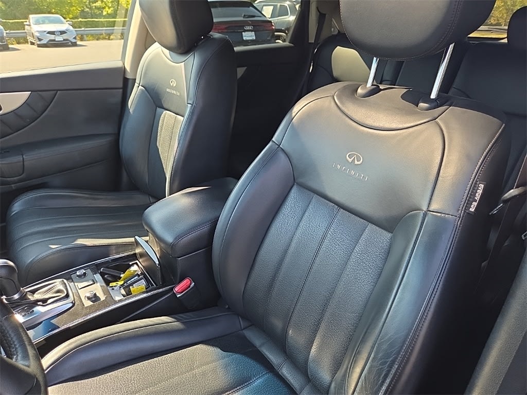 Thumbnail: 2014 INFINITI QX70 - 8