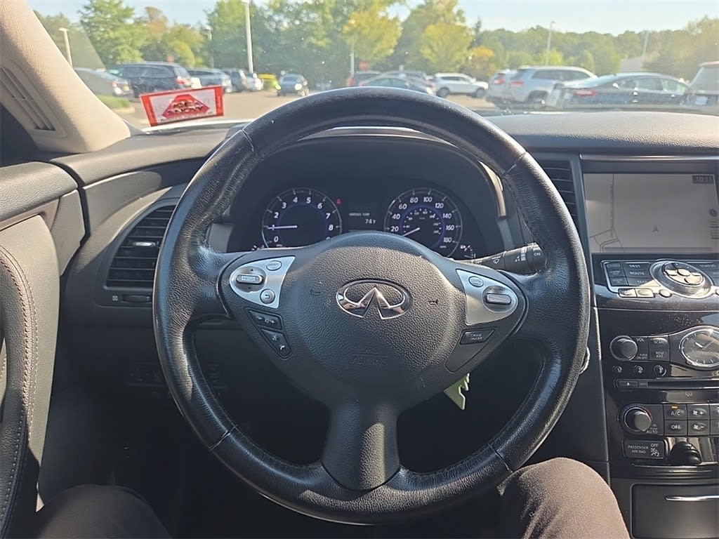 Thumbnail: 2014 INFINITI QX70 - 2