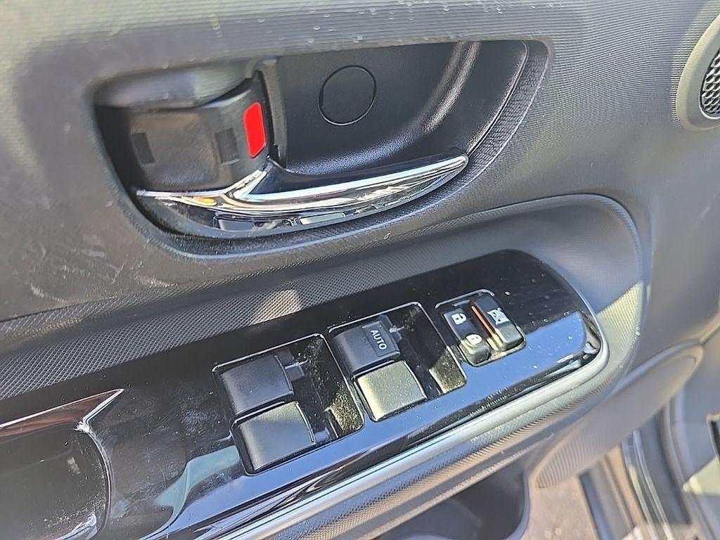 Thumbnail: 2016 Toyota Prius c - 14