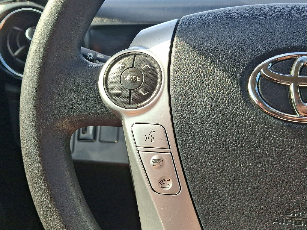 Thumbnail: 2016 Toyota Prius c - 21