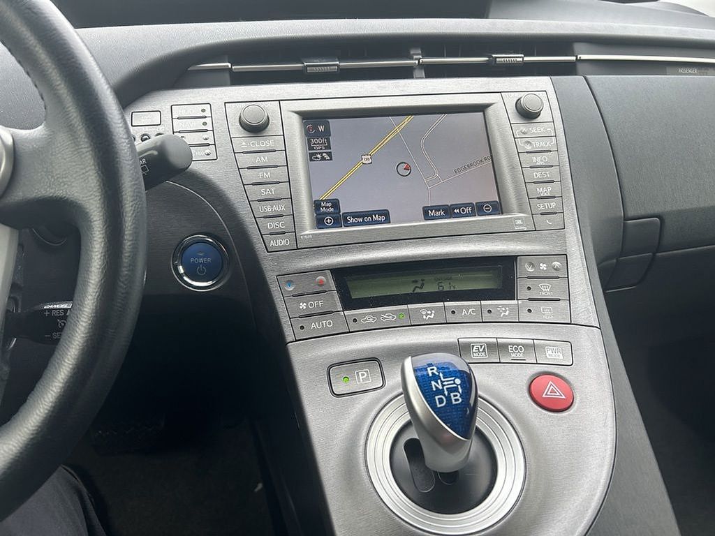 Thumbnail: 2013 Toyota Prius - 20