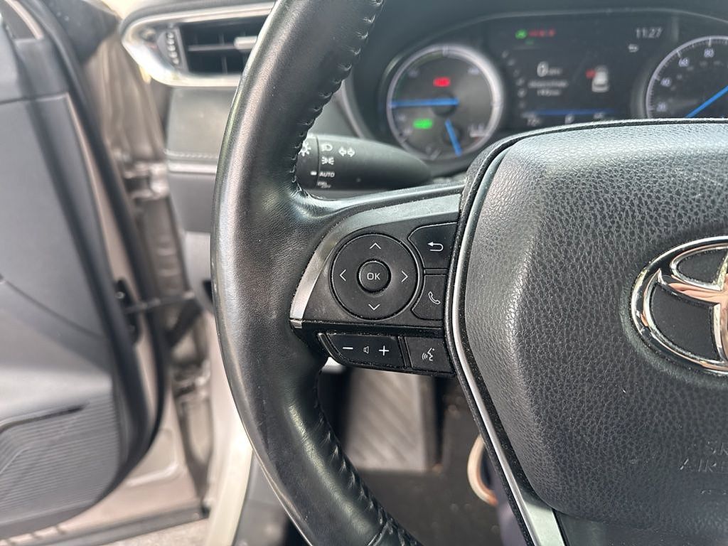 Thumbnail: 2021 Toyota Venza - 18