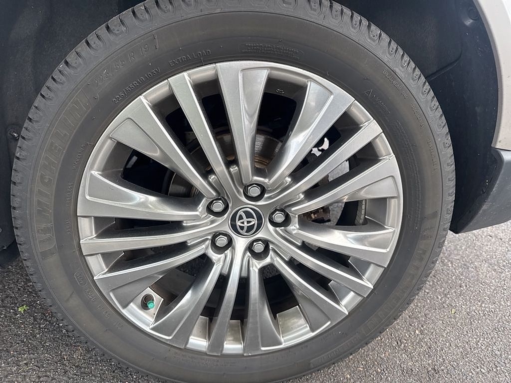 Thumbnail: 2021 Toyota Venza - 7