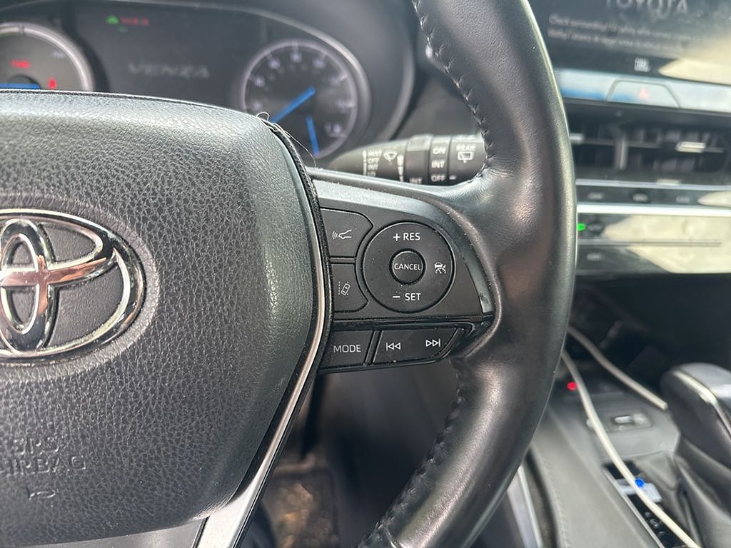 Thumbnail: 2021 Toyota Venza - 17