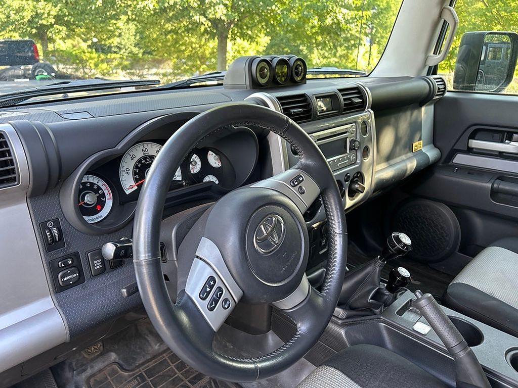 Thumbnail: 2013 Toyota FJ Cruiser - 7