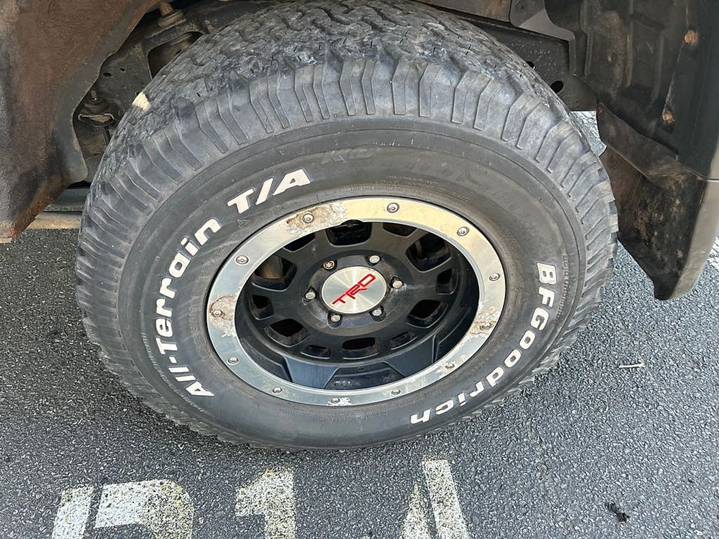 Thumbnail: 2013 Toyota FJ Cruiser - 17