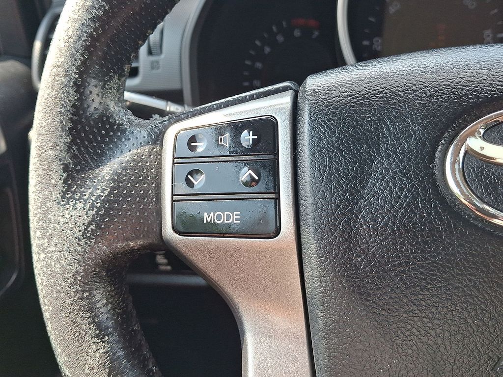 Thumbnail: 2011 Toyota 4Runner - 21
