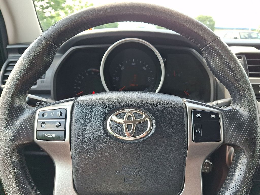 Thumbnail: 2011 Toyota 4Runner - 20