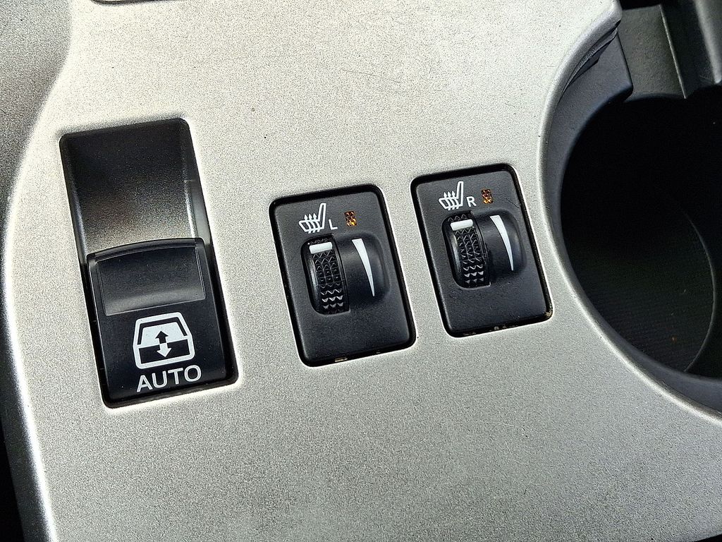 Thumbnail: 2011 Toyota 4Runner - 23