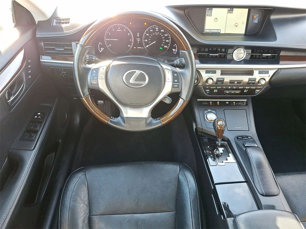 Thumbnail: 2014 Lexus ES - 8