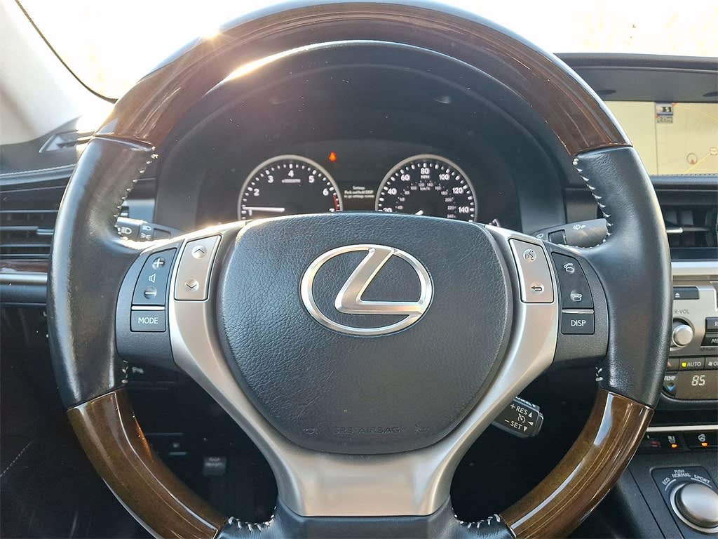 Thumbnail: 2014 Lexus ES - 2