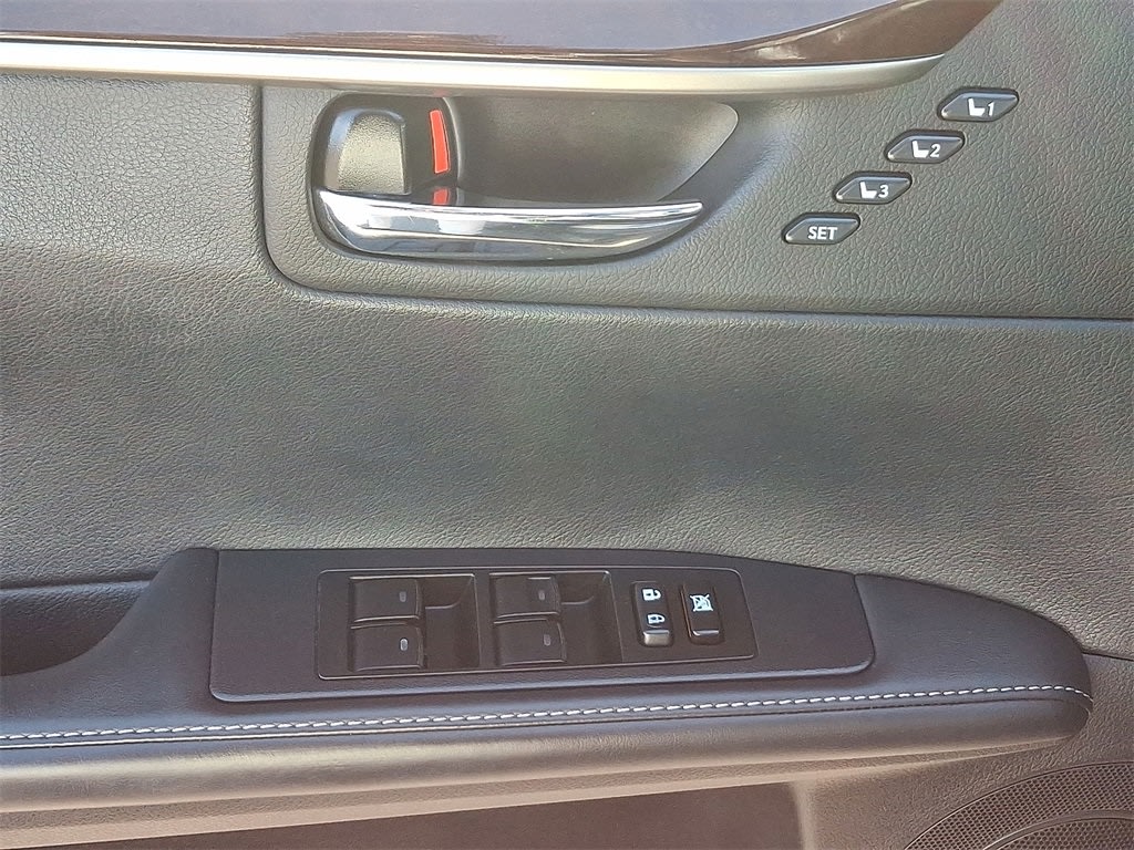 Thumbnail: 2014 Lexus ES - 18