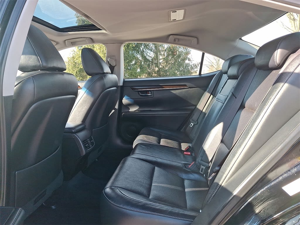 Thumbnail: 2014 Lexus ES - 10