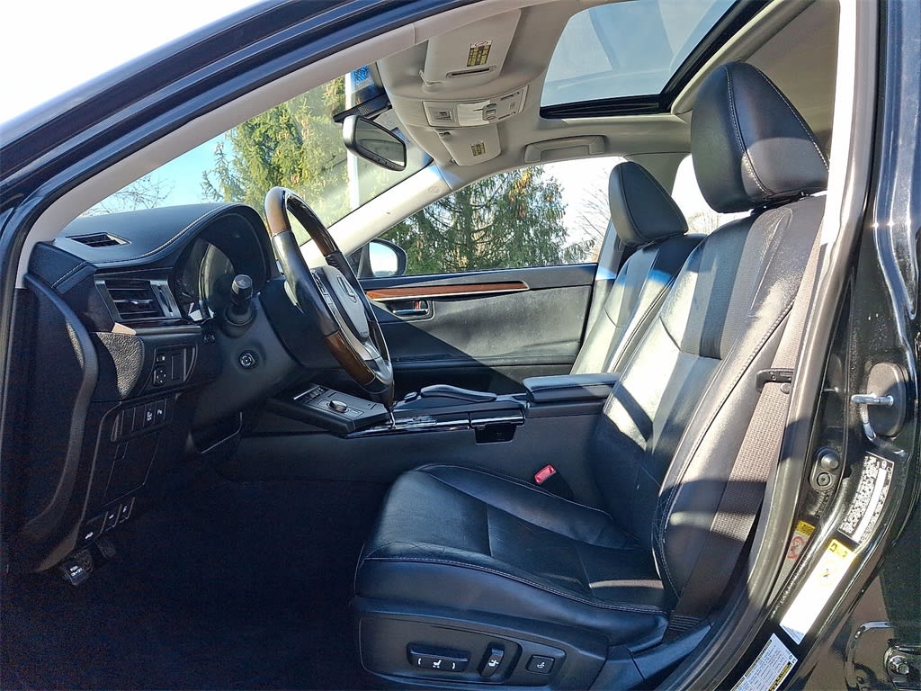 Thumbnail: 2014 Lexus ES - 9