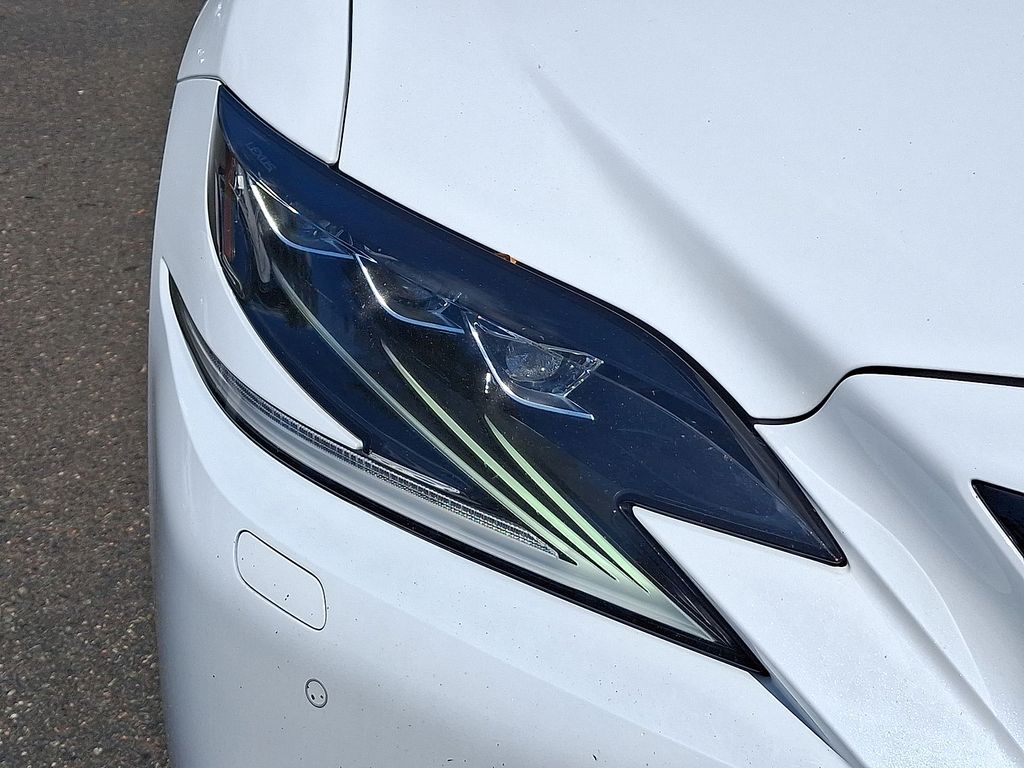 Thumbnail: 2018 Lexus LS - 27