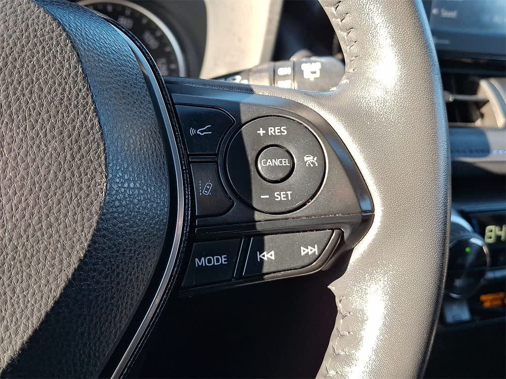 Thumbnail: 2022 Toyota RAV4 - 21